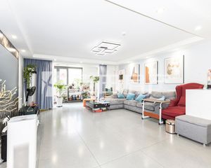 题: 华澳中心一期 216平南西精装三居 紫竹桥核心地段