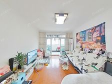 阁楼两房,两房资金买三房,靠近恒越和曹路9号,看房提前沟通