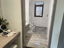 长岭山 ,现房小高层,改善四室,近地铁,凤凰路经十路旁!