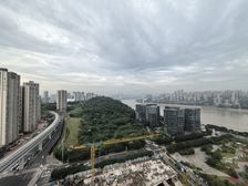 行千里 致广大 江北嘴空中江景别墅 客厅挑高6.6米