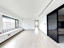 近三号线,出行便利,户型方正,开发商精装交付