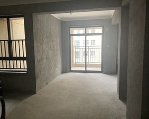 兴乐佳苑,全新白坯,电梯房,两室一厅