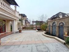 豪装法式双拼别墅,位置高看得远,带300平米大花园