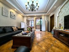 照母山带露台的洋房 华宇上院 五房 238万