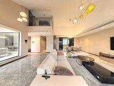 万科格拉美西 顶复 带露台 客厅挑空