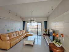 江南华府 4房2厅77万