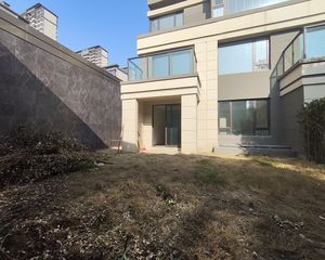 房子户型方正 南北通透 带花园 地下室