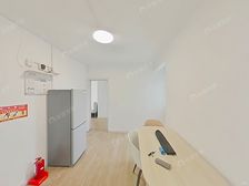 稀有三间卧室并排朝南,一梯两户,采光佳;精装修,拎包入住;