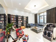 新出莱蒙城联排别墅 精装修保养很好 急卖 特价 随时看房