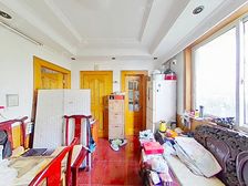 此房满五,黄jin三楼,边套全明 采光充足 配套齐全一门关。