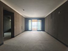 近地铁,舒适套四双卫,融创品质,朝中庭可看歌乐山,