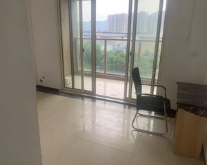 富汇名苑3室2厅2卫南朝向200.0万元/套出售