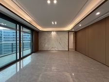 玻璃幕墙大平层,出则繁华,入则宁静