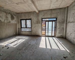 春漫里别墅5室2厅3卫南朝向398.0万元/套出售