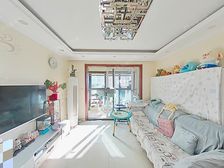 新上 尹山湖常青藤花园装修三房 保养好 临湖 看中可谈