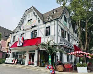 年租32万!有递增(肯德鸡)租约10年,方便停车,带大外摆