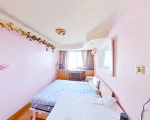 没装修比较乱 原3室2卫格局 封闭社区权属央企大院 低密度