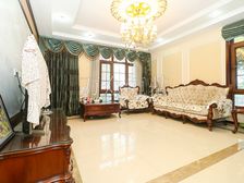 保利垄上4室3厅精装修