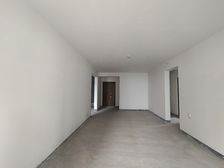 照母山商圈轻轨。约克郡禧悦 同面积看中庭性价比205万 保真