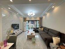 冉家坝 精装3房2卫 户型方正 临大龙山轻轨站