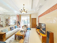 星湖花园别墅边户,位置光线好,实际面积达到300平十,诚售!