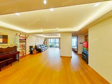 徐家汇板块+三轨交汇+200平大平层+徐家汇体育公园