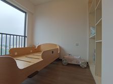 视线超好 精装四房 带地暖 地铁站旁 万科翡翠云阶