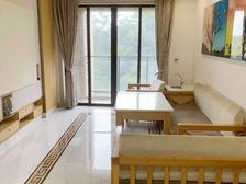 满五税少。朝南看花园。精装修。配套设施齐全