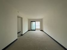 照母山香港置地壹号湖畔。降价急售 全看中庭 欢迎咨询!