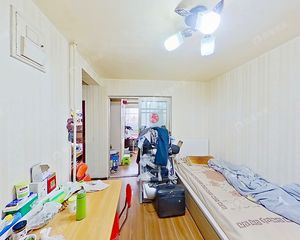新上急售 中间楼层南北两居 不临街 已改造