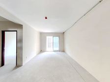 出门200米,口3号线,大型商场,蔬菜批发市场