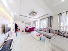 盛世华庭 127平 4房2卫 精装修 首排河景房 东边套