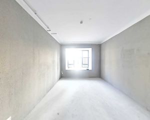 嘉殷沁园 3室2厅 毛坯 小区专做 看房方便 欢迎来电咨询