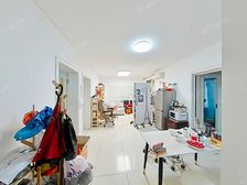 新上好房!原始大2房好改3房,中间楼层,看房随时!可谈空间大