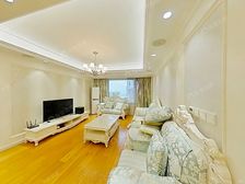 尹山湖 长申商业广场旁边 全新装修大四房 全天采光 诚售