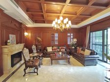 礼嘉天街旁 龙湖内独栋别墅装修4百多万 实木家具 急售