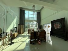 滨江别墅区9房4厅精装580万