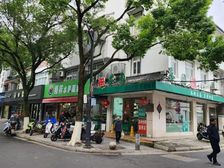 东大街中段转角旺铺:485平三层三开间广告展示佳售1200万