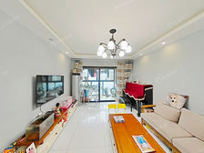 海尚壹品,三房东边套,自住装修,看房提前约,诚心出售。