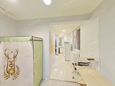 边套一房一厅,厨卫朝外面,看房随时有钥匙。