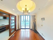 新上好房!飞机户型大三房,精装修,带产权车位,两梯两户,诚售