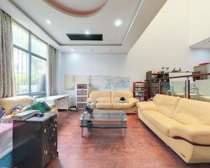 格兰云天一期联排别墅 南花园 房东自住保养好 诚心卖 价面议