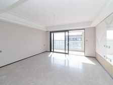 洋房 高楼层 7楼 欢迎预约看房 龙信臻园 4室2厅 精装修