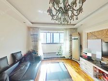 臻园新上三房 有产权车位 位置安静 出行方便 诚意卖