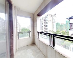 边套,菩悦花苑联排别墅,带车库花园,位置好,万科物业,临轻轨