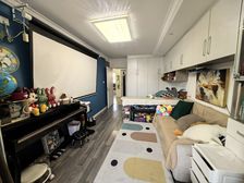 宝山万达旁 两房一厅 诚意出售 看房随时