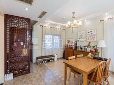 龙湾别墅 283平4居 南向精装修 安静不临街 业主诚意急售