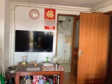 虎林里 五楼 两室一厅 74平60万