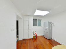 采光刺眼,双南两房一厅,视野好,前后无遮挡,楼间距大、