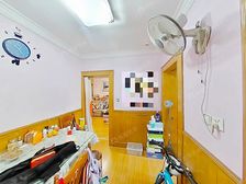 此房中间楼层老少皆宜,户型好动静分离,业主诚意出售